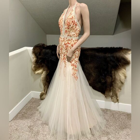 New Gorgeous Embroidered Floral Lace Beaded  Fishtail Halter Gown - Picture 8 of 16